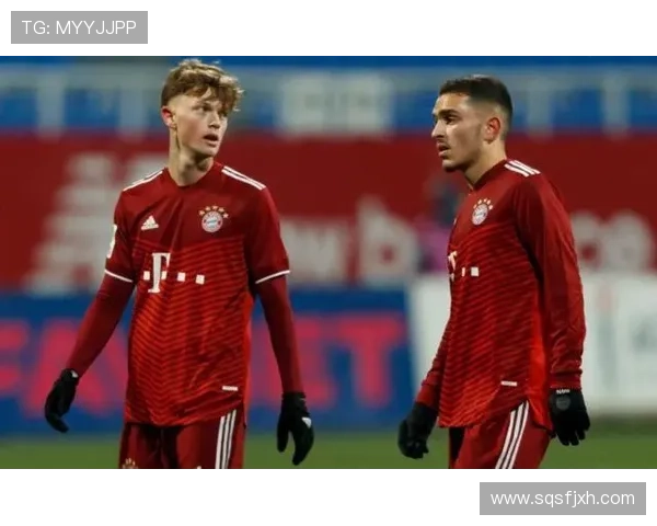 16岁前锋冯陶贝首次参加拜仁一线队训练